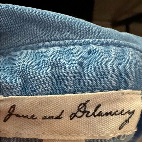 Jane and Delancey Chambray Blue Sleeveless Button Down Shirt - Picture 4 of 4